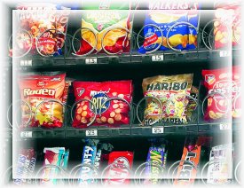 Mit Snacks und Getrnken gefllter Automat